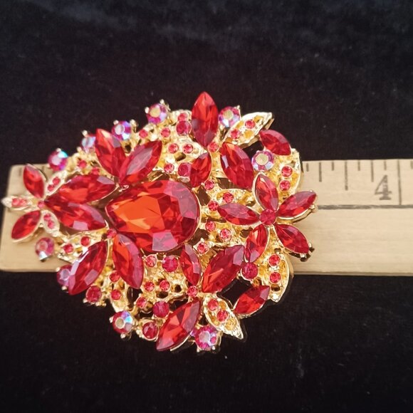 NWOT Drop Dead Gorgeous Red Brooch - Picture 3 of 4